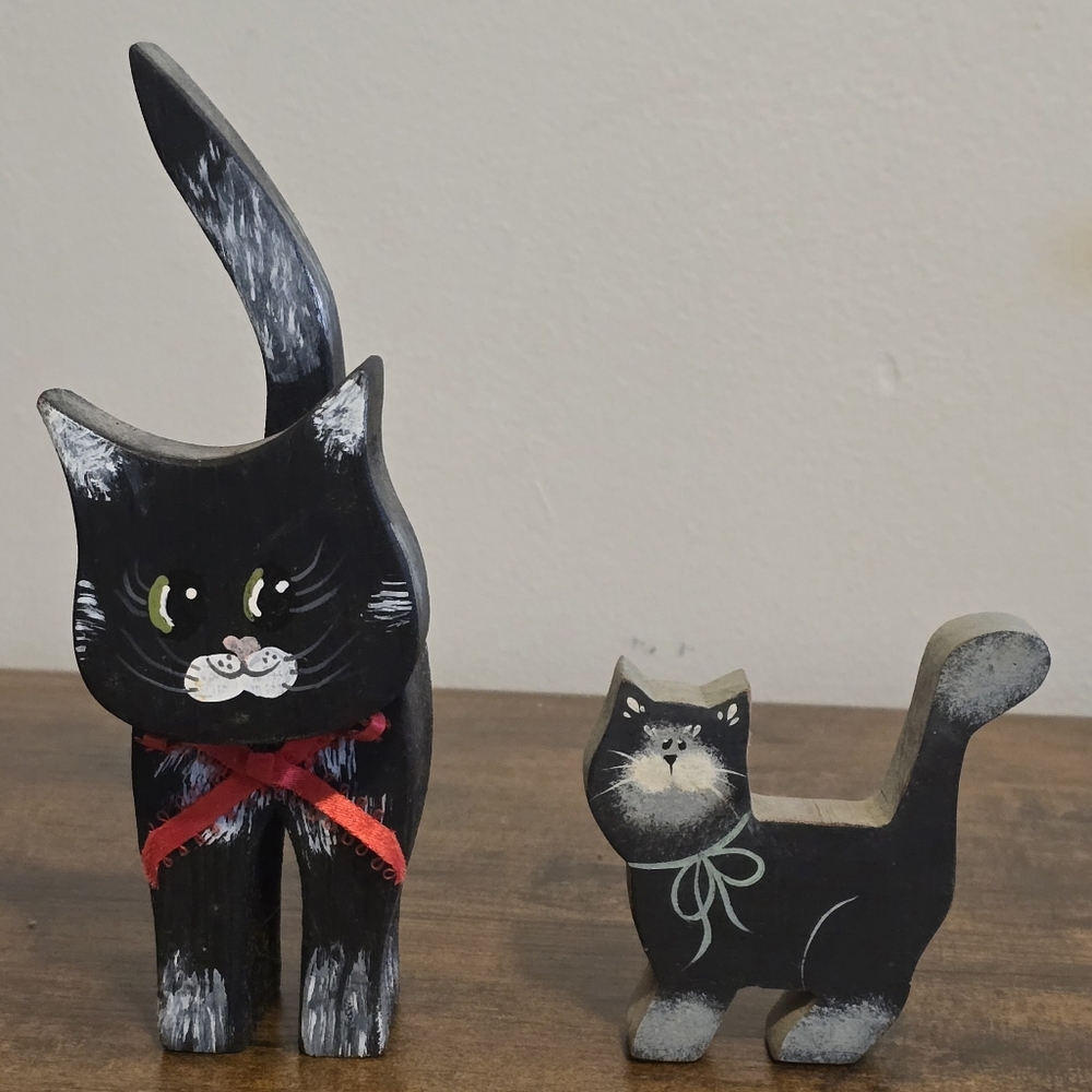 Carved Wood Cat Miniature Figures Hand Painted Primitive Folk Art VTG Lot Of 2